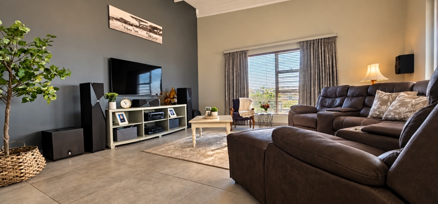 5 Bedroom Property for Sale in Myburgh Park Western Cape